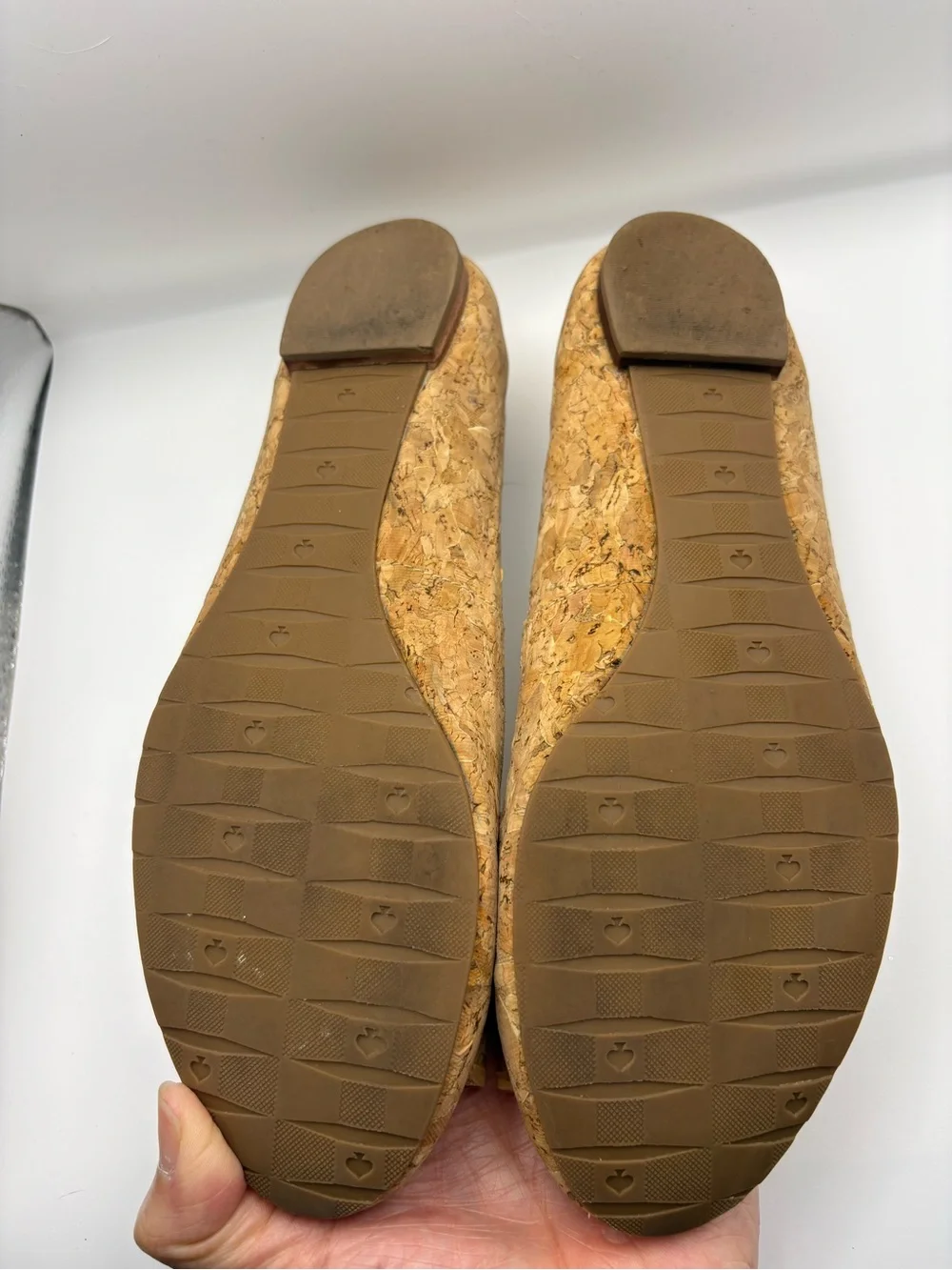 kate spade cork bow flats in tan with gold plaque